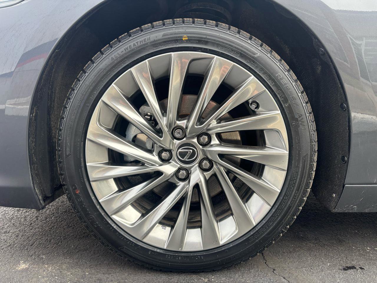 Used 2023 Lexus ES 350 w/ Accessory Package (Z1) image 35