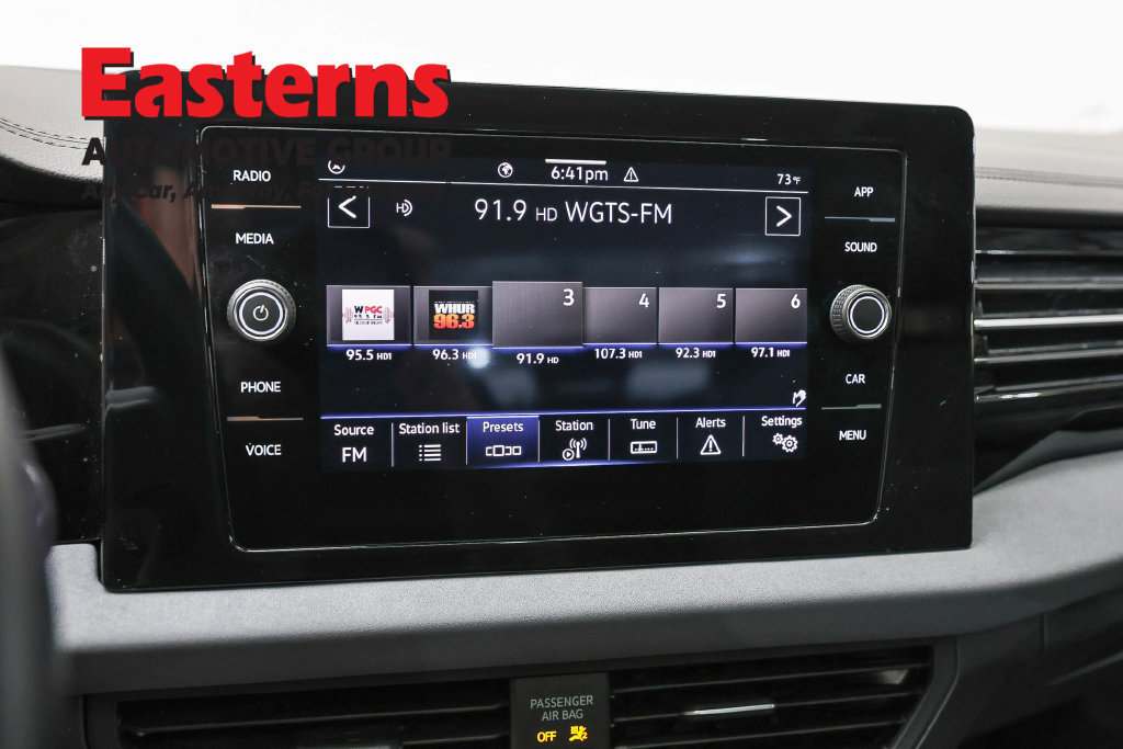 Used 2025 Volkswagen Jetta SE FWD image 20
