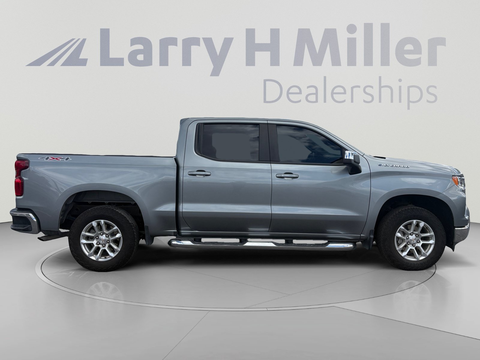 Used 2025 Chevrolet Silverado 1500 LT w/ Convenience Package II AWD/4WD image 6