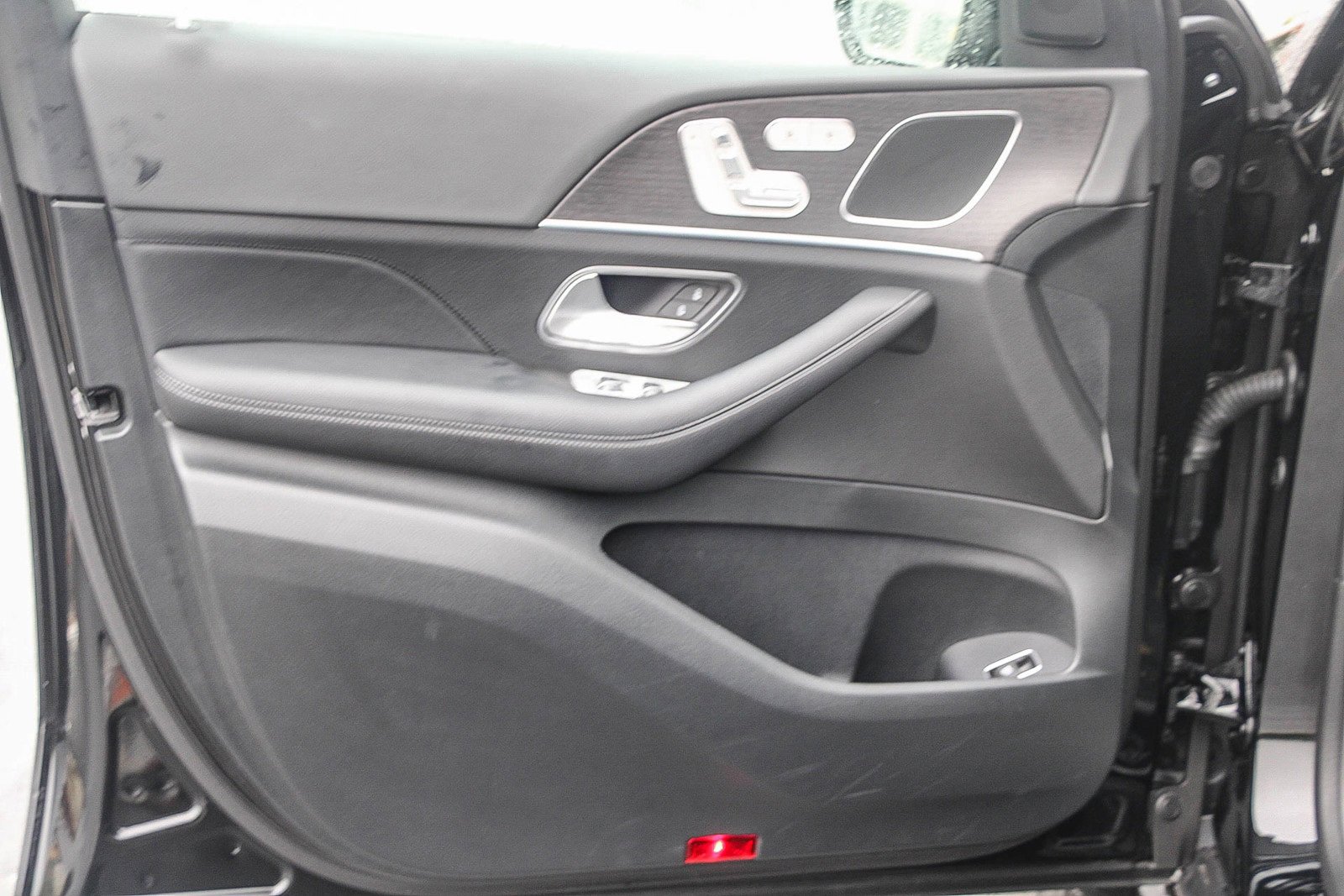 Certified 2025 Mercedes-Benz GLE 350 4MATIC image 19