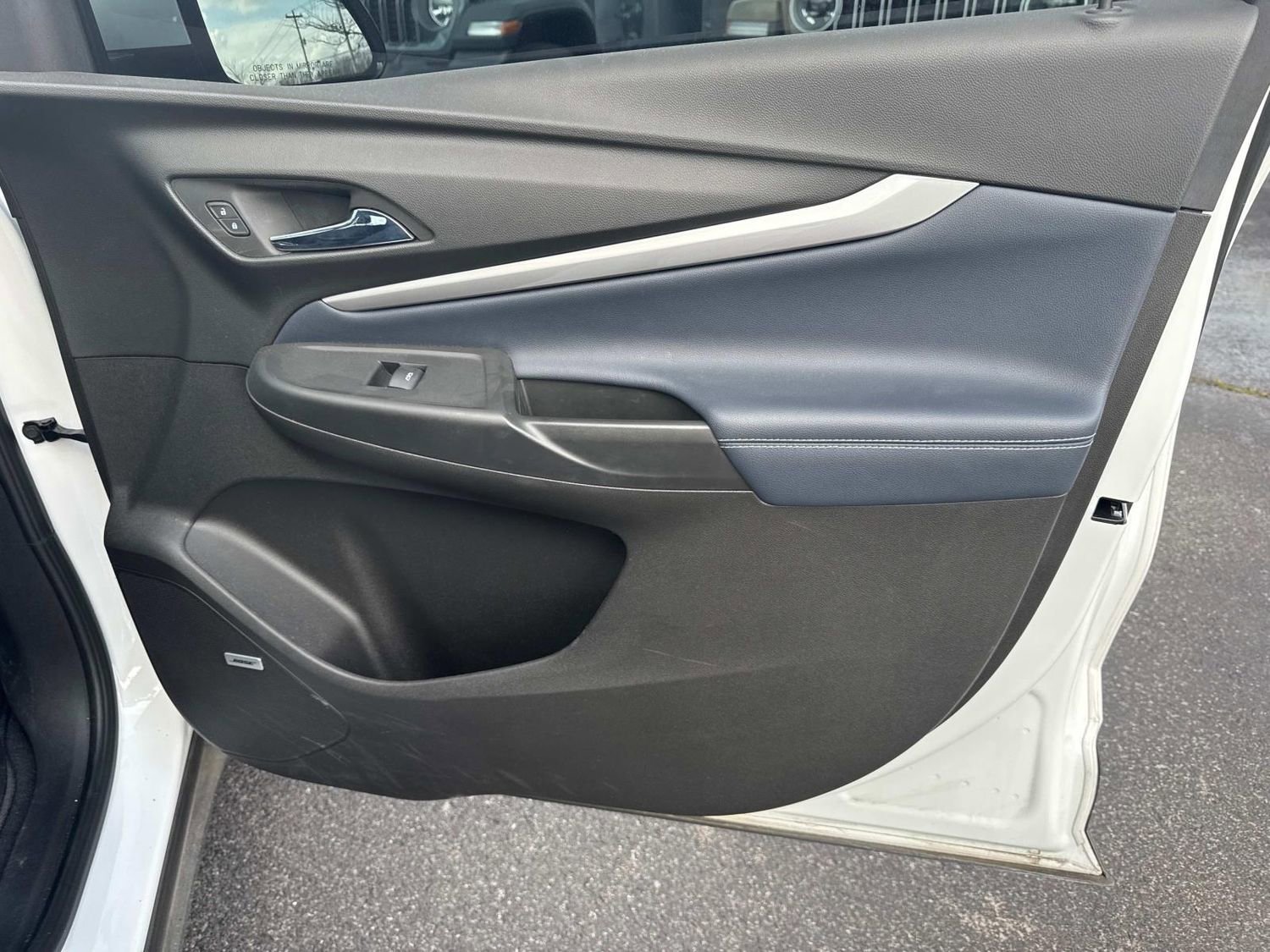 Used 2022 Chevrolet Bolt EUV Premier w/ Sun & Sound Package image 29