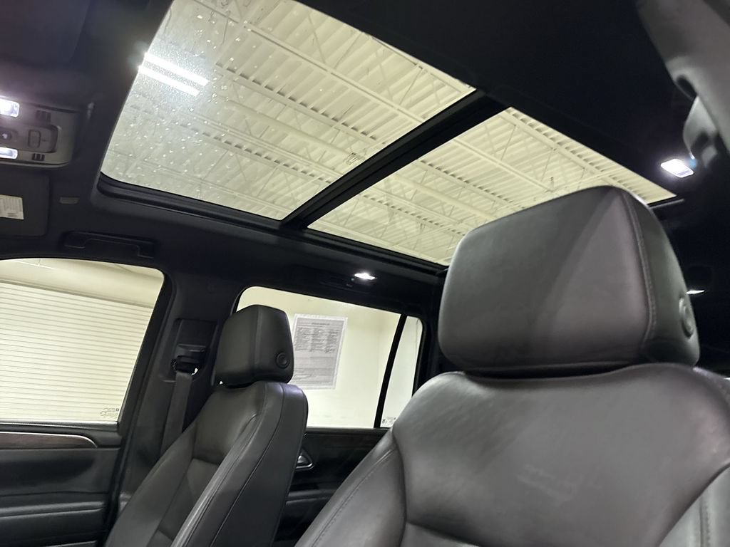 Used 2022 Chevrolet Suburban Z71 w/ Z71 Off-Road Package AWD/4WD image 20