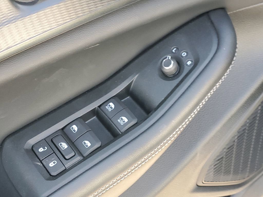 Used 2024 Jeep Grand Cherokee Laredo w/ Luxury Tech Group I AWD/4WD image 21