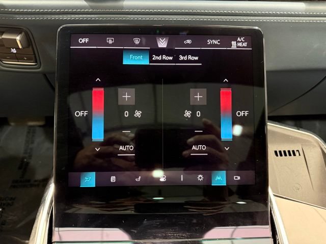 Used 2025 Cadillac Escalade IQ Luxury 2 w/ LPO, Premium Carpet Package AWD/4WD image 31