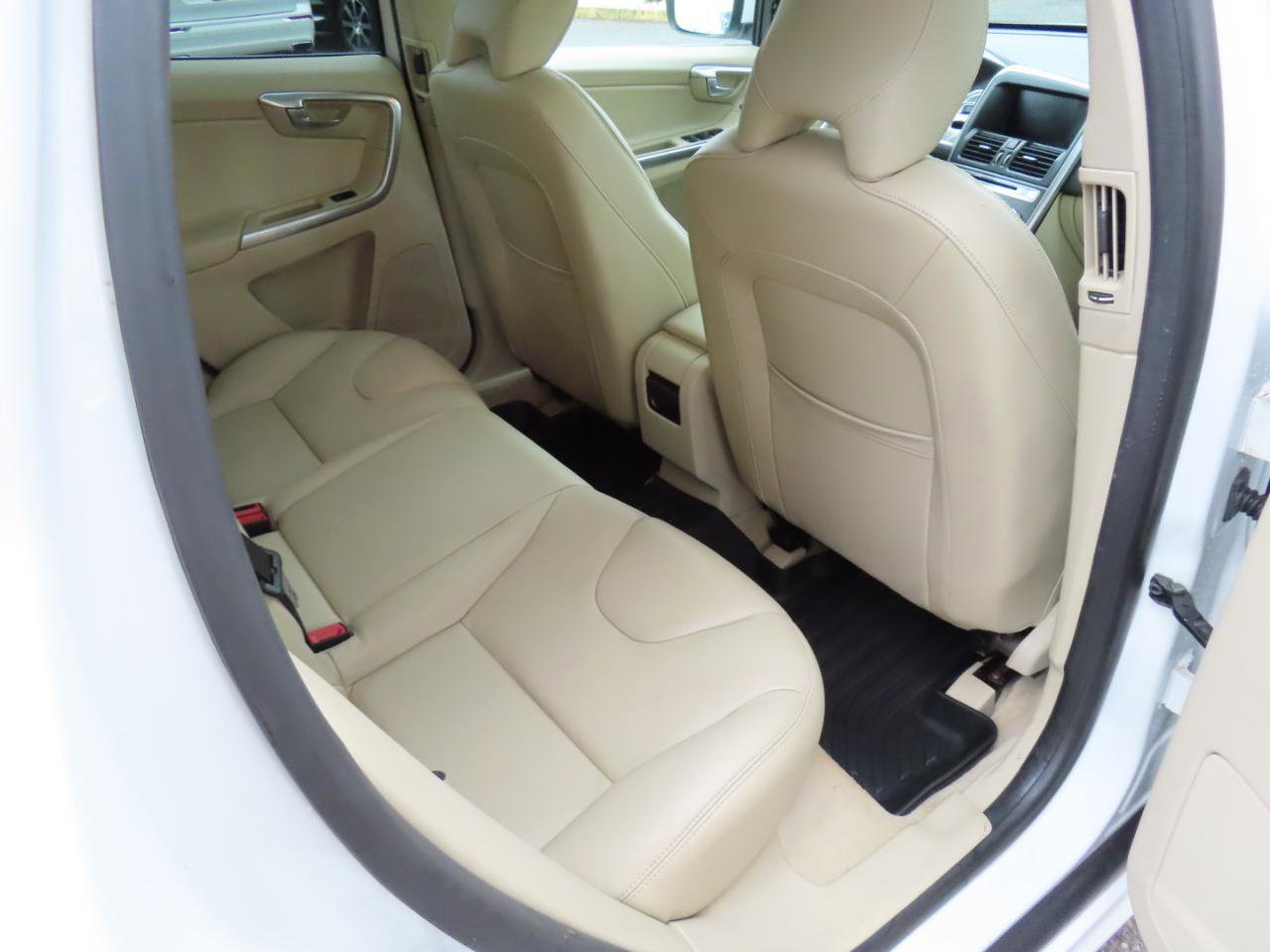 Used 2015 Volvo XC60 T5 image 15