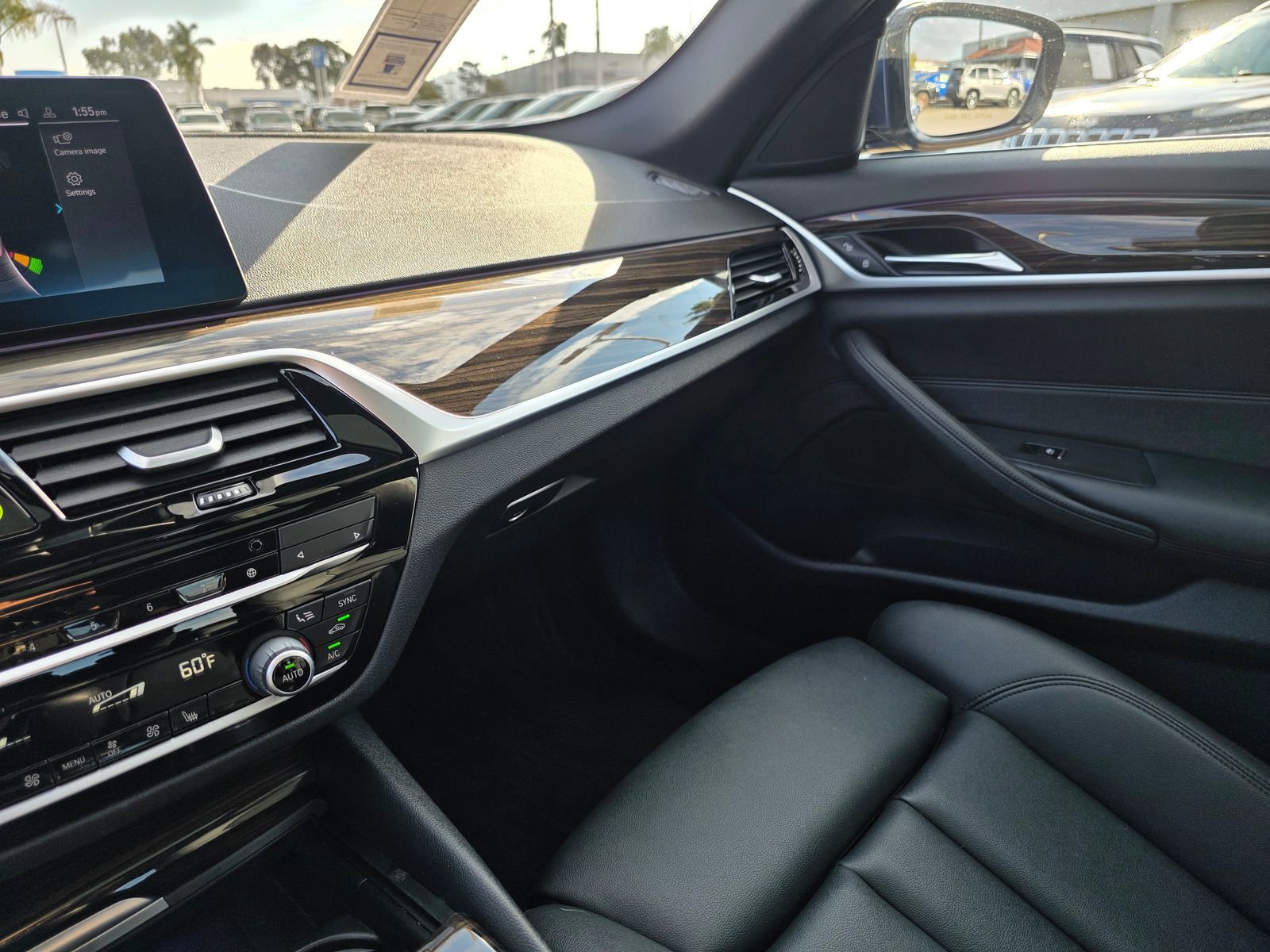 Used 2020 BMW 530e w/ Premium Package image 33