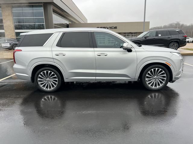 Used 2024 Hyundai Palisade Calligraphy image 2
