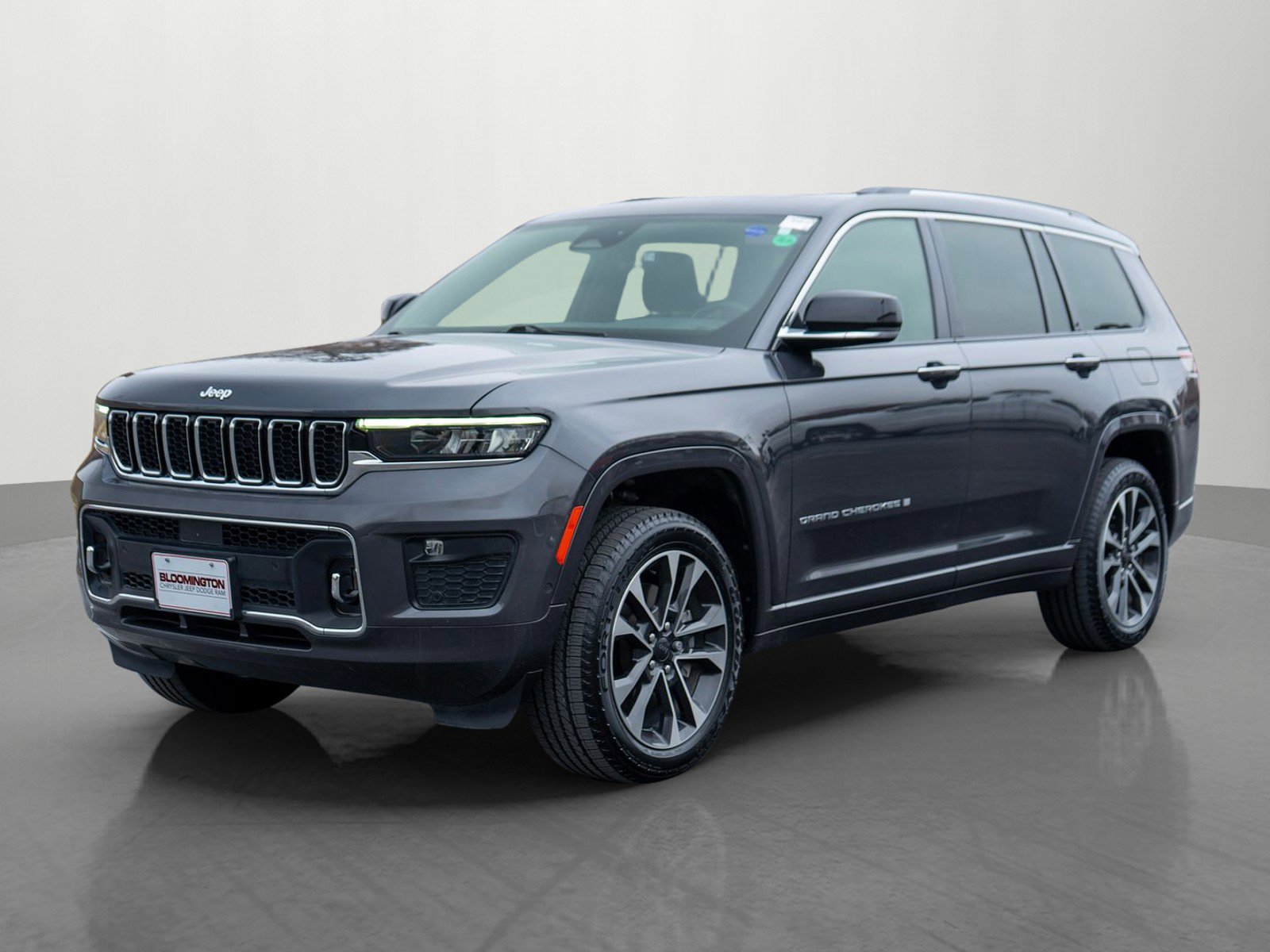 Used 2022 Jeep Grand Cherokee L Overland w/ Luxury Tech Group IV image 3