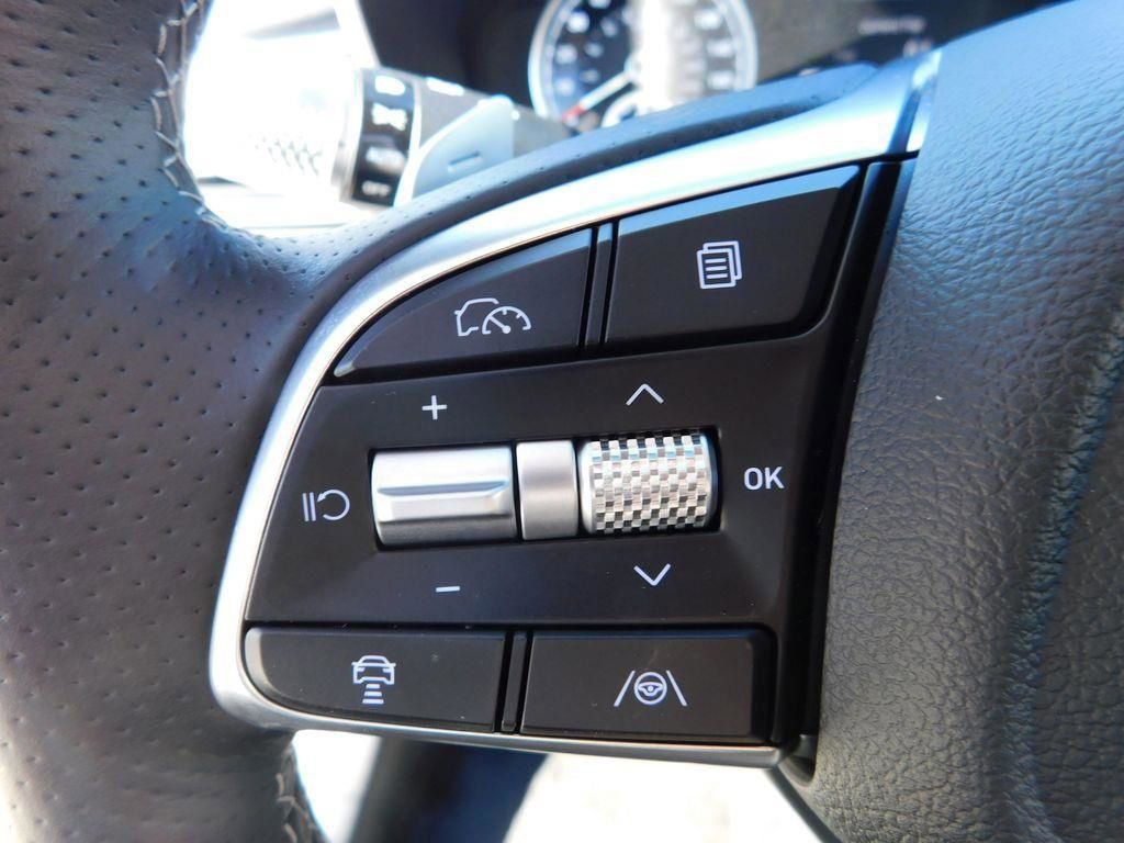 Used 2026 Genesis G70 2.5T image 19