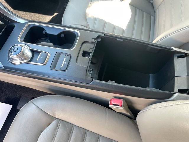 Used 2017 Ford Fusion SE w/ Fusion SE Technology Package FWD image 27