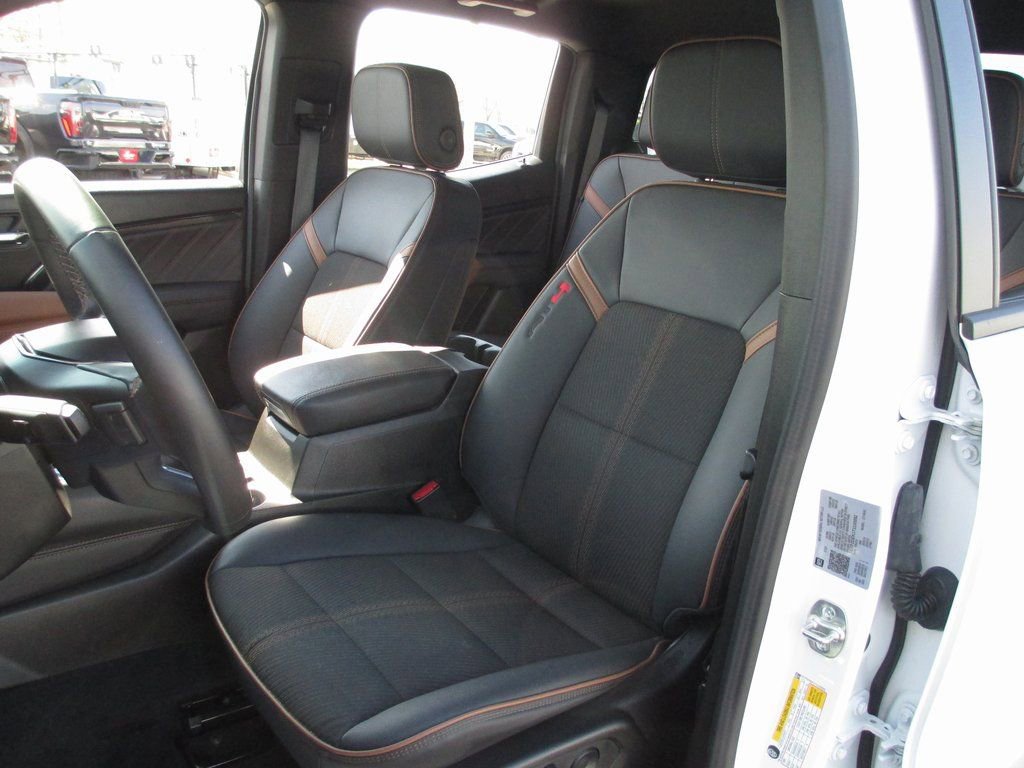 Used 2026 GMC Canyon AT4 image 20