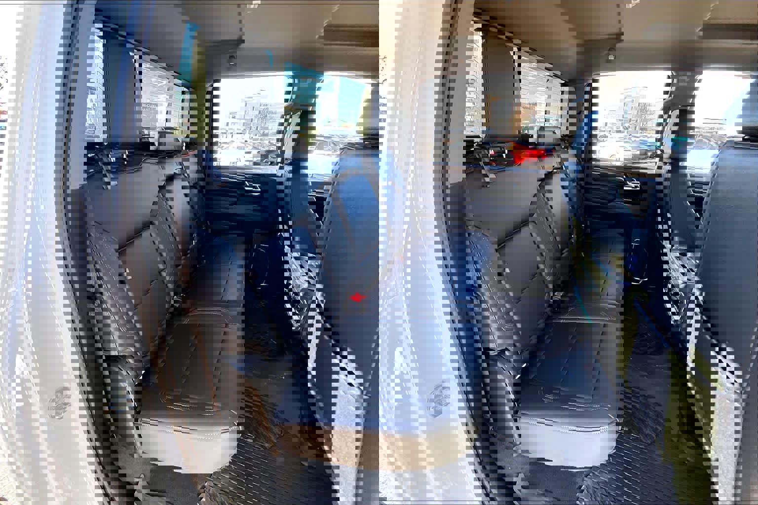 Used 2024 GMC Sierra 2500 SLT w/ SLT Premium Package image 40