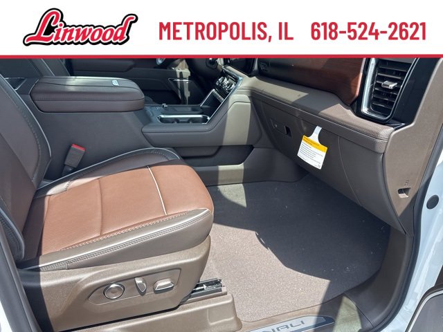 New 2025 GMC Sierra 2500 Denali w/ Denali Reserve Package image 13