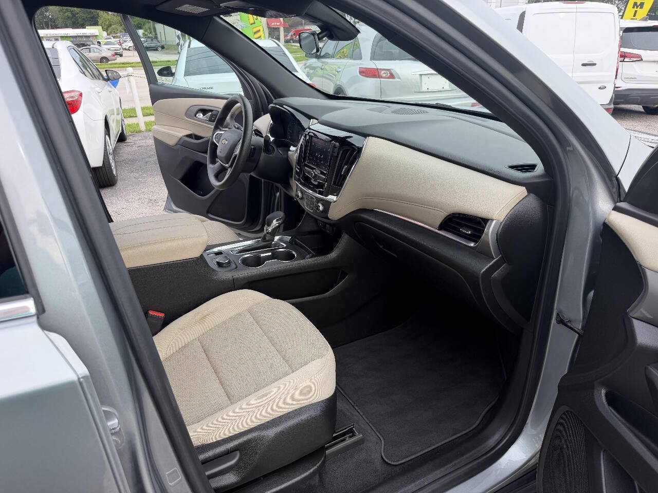 Used 2023 Chevrolet Traverse LS AWD/4WD image 22
