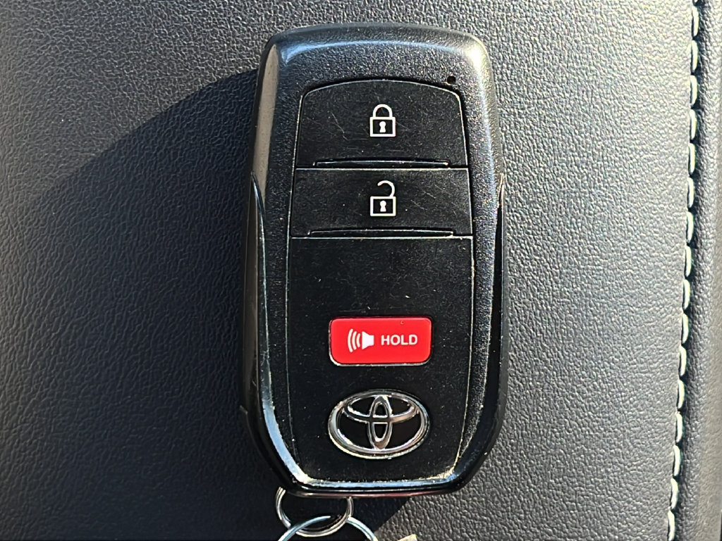 Used 2024 Toyota Corolla SE FWD image 9