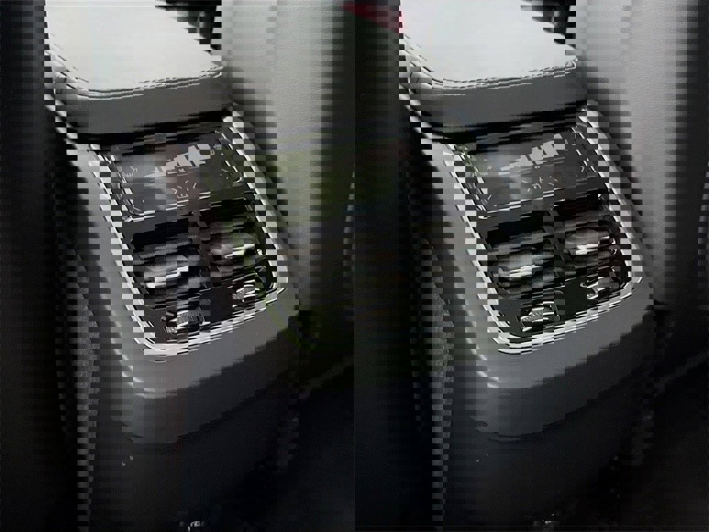 Certified 2024 Volvo XC90 B5 Core w/ Protection Package Premier image 26