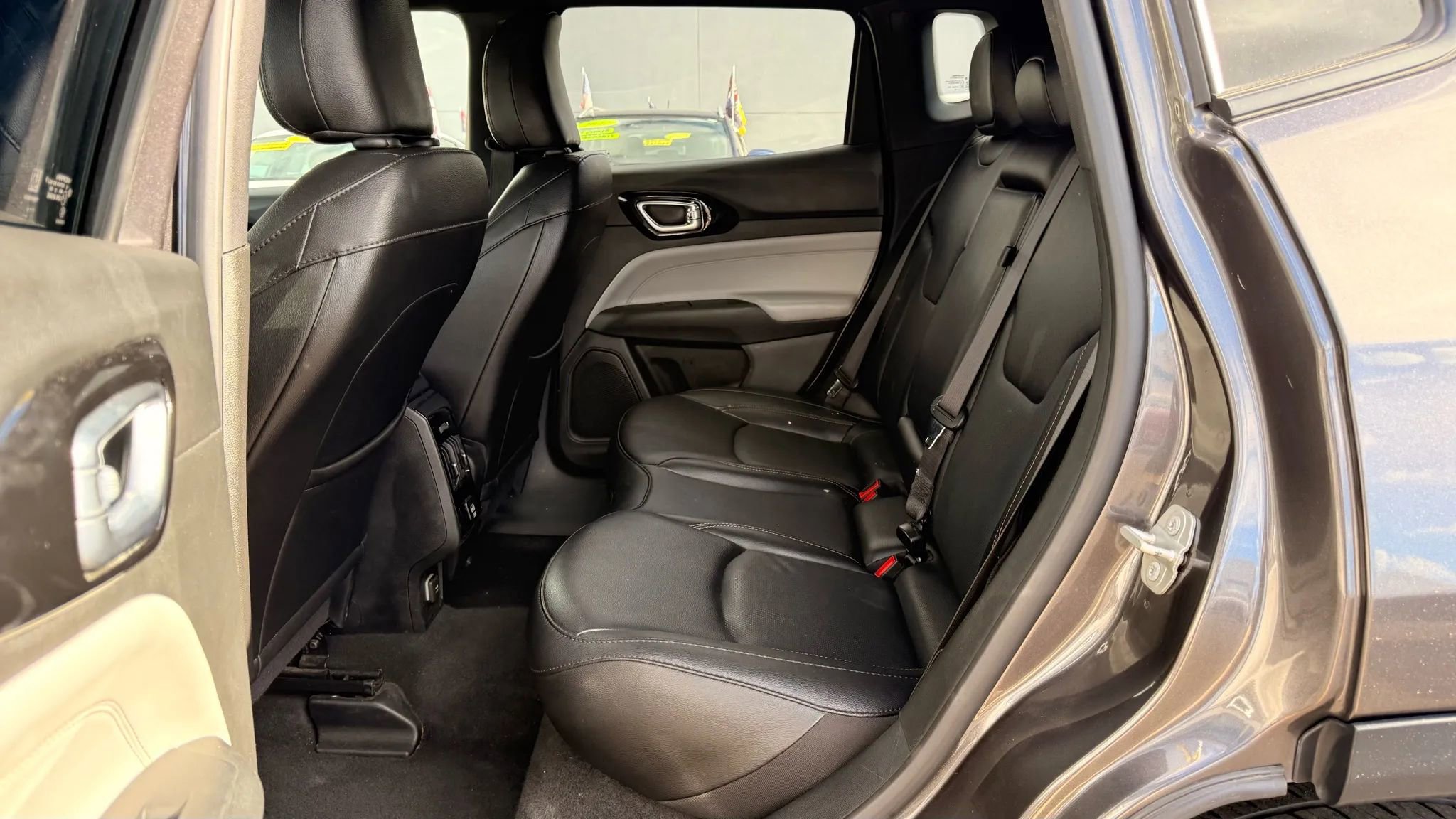 Used 2023 Jeep Compass Limited image 13