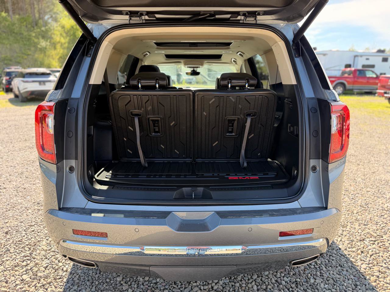 Used 2022 GMC Acadia Denali w/ GMC Pro Grade Package AWD/4WD image 18