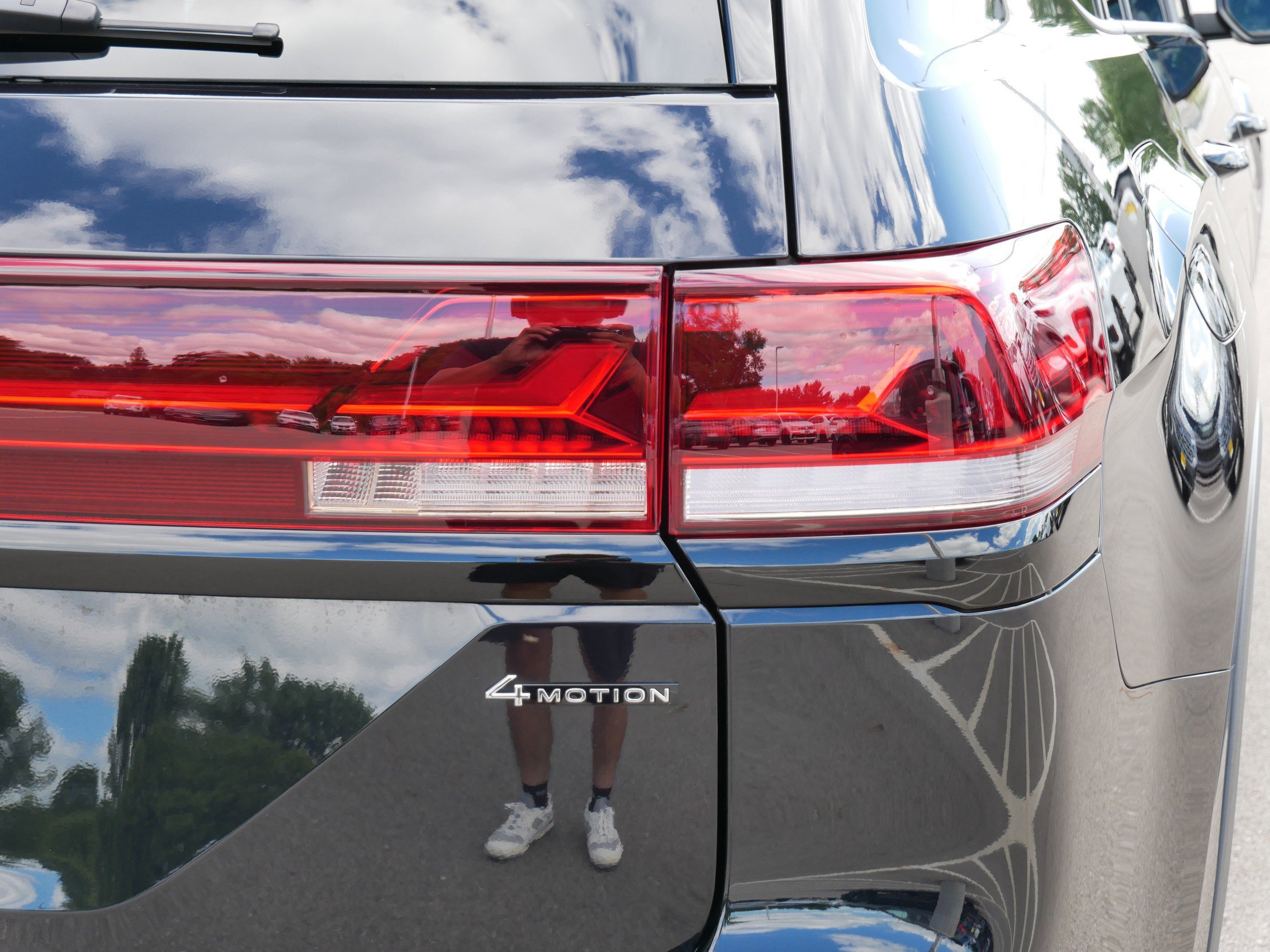 Certified 2025 Volkswagen Atlas Peak Edition SE image 17