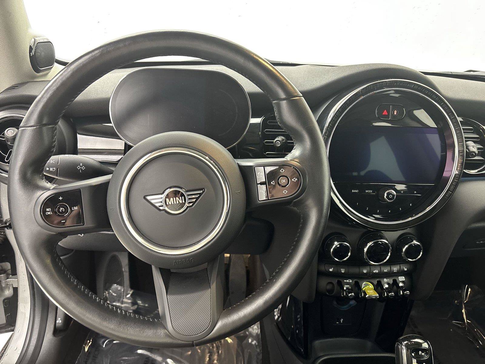 Used 2024 MINI Cooper SE FWD image 15