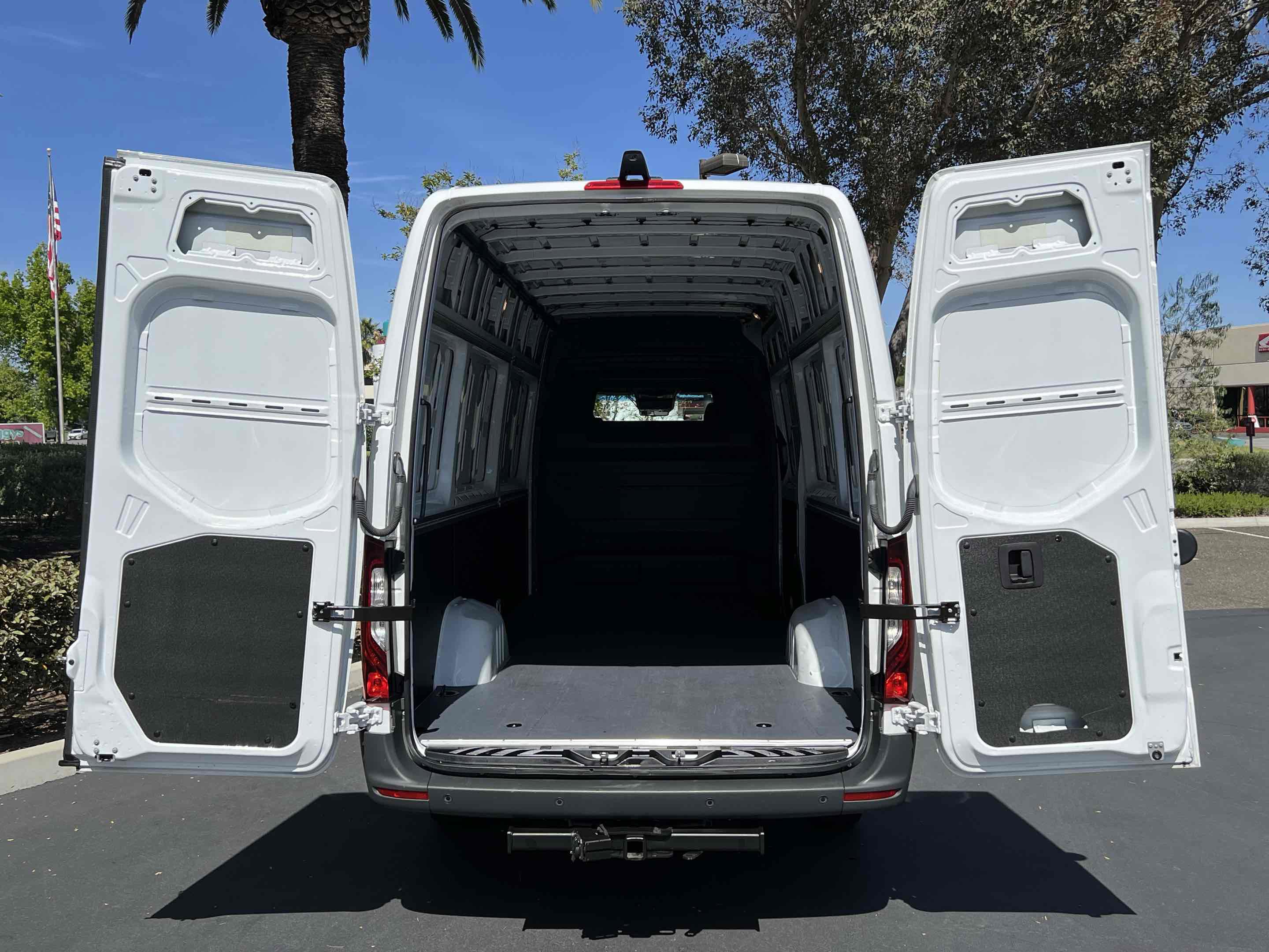 Used 2024 Mercedes-Benz Sprinter 2500 image 49