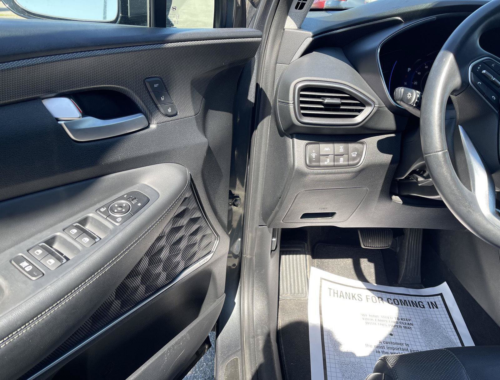 Used 2020 Hyundai Santa Fe Limited AWD/4WD image 2