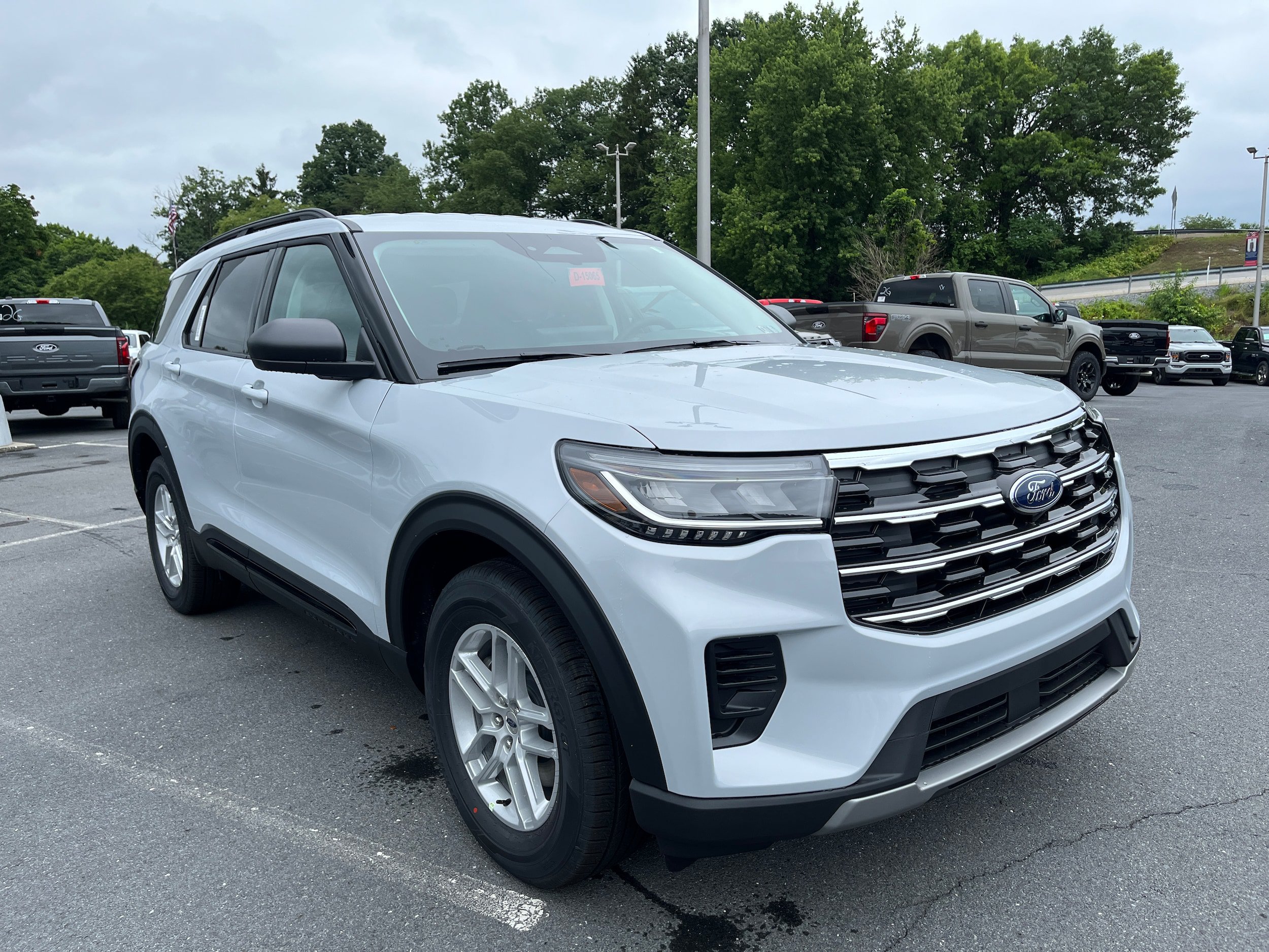 New 2026 Ford Explorer Active AWD/4WD image 4