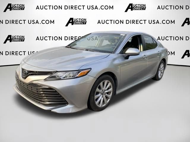 Used 2018 Toyota Camry LE FWD image 1