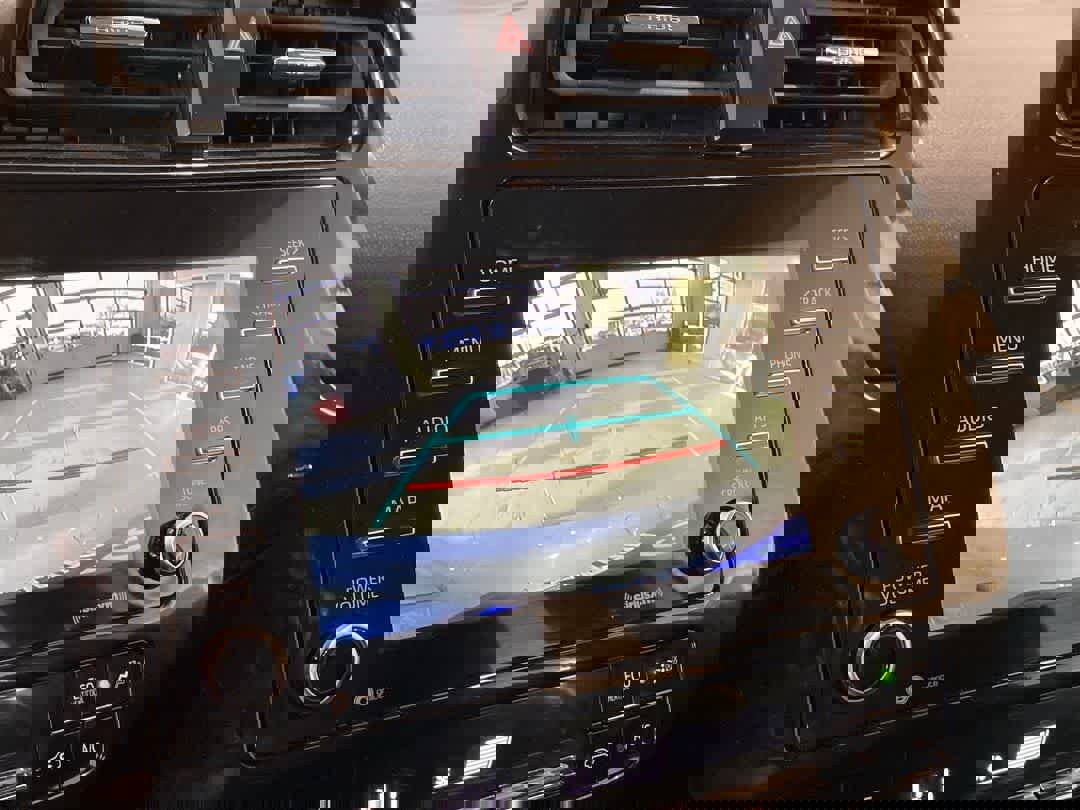 Used 2021 Toyota Prius LE image 17