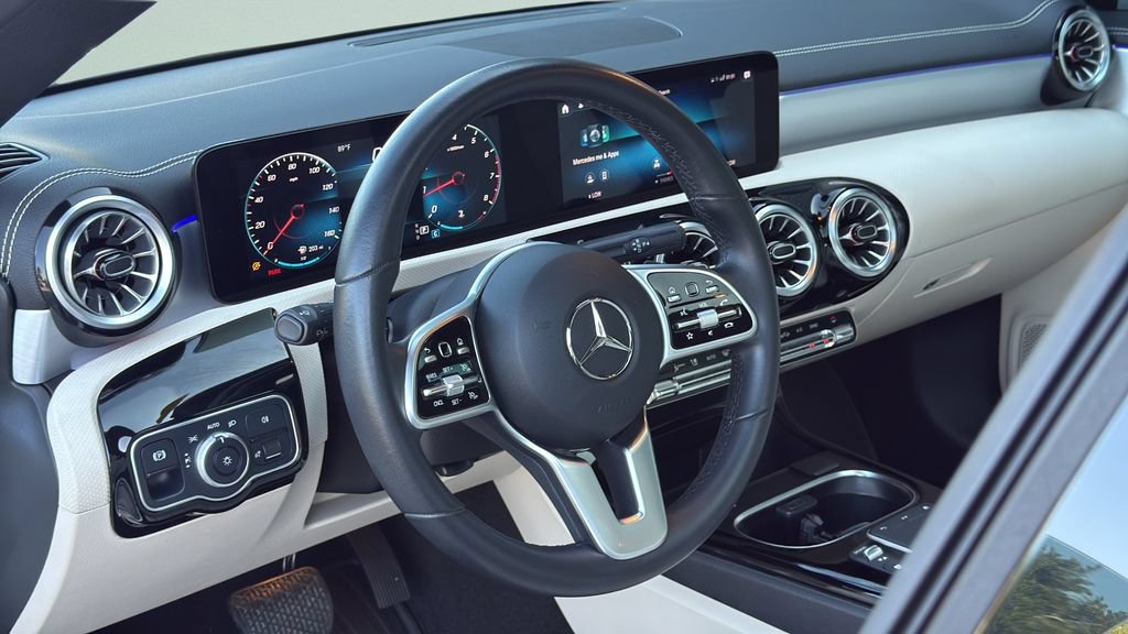 Used 2022 Mercedes-Benz CLA 250 image 13