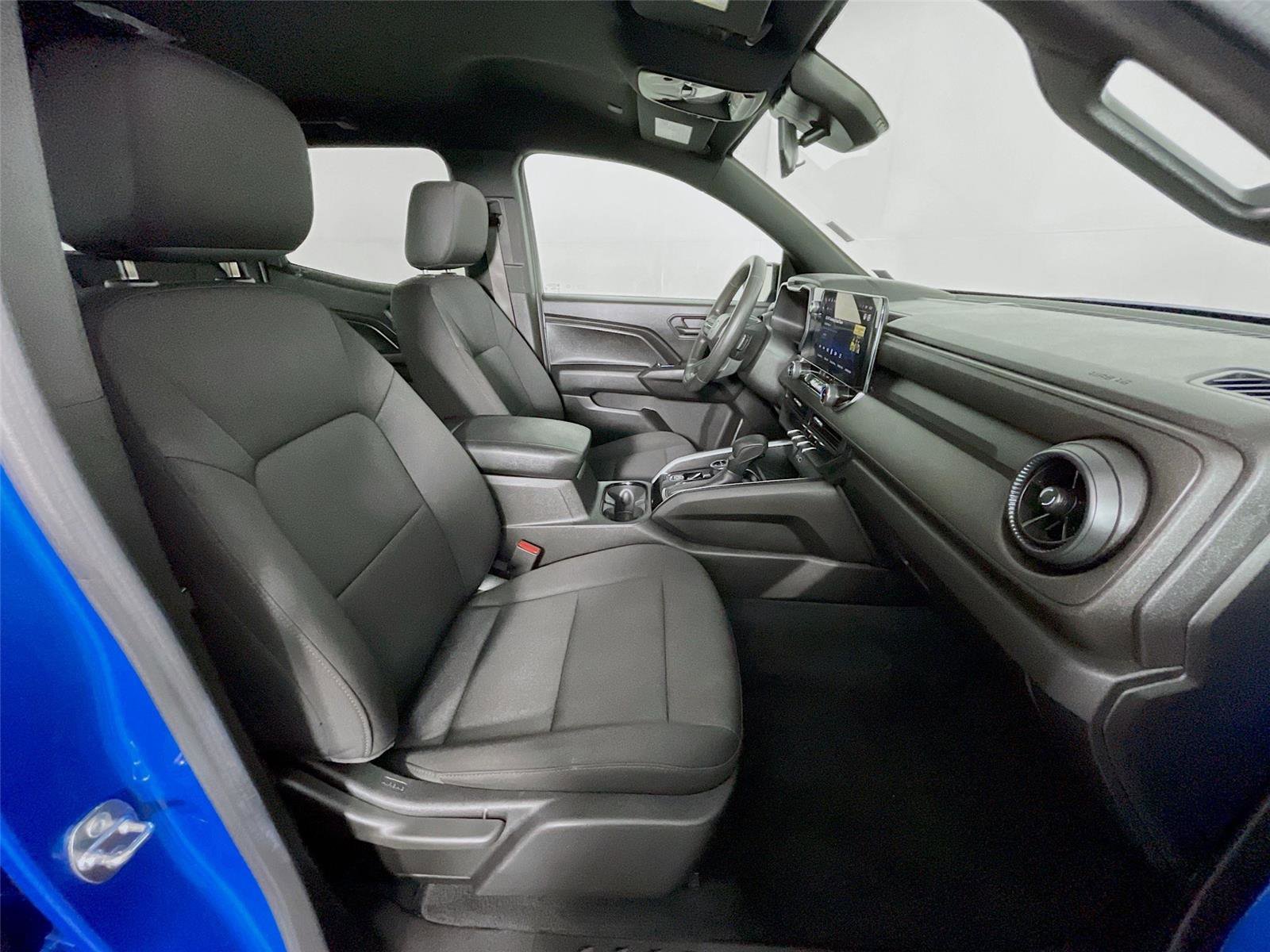 Used 2023 Chevrolet Colorado Trail Boss image 30