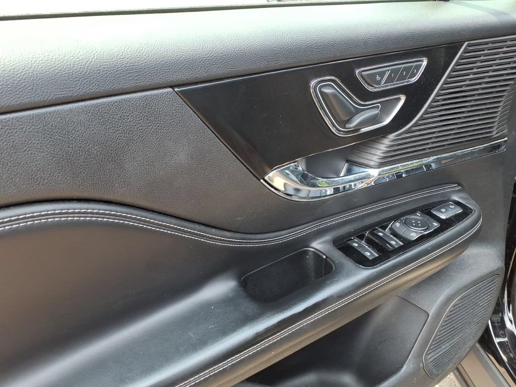 Certified 2021 Lincoln Corsair AWD w/ Premium Package image 5