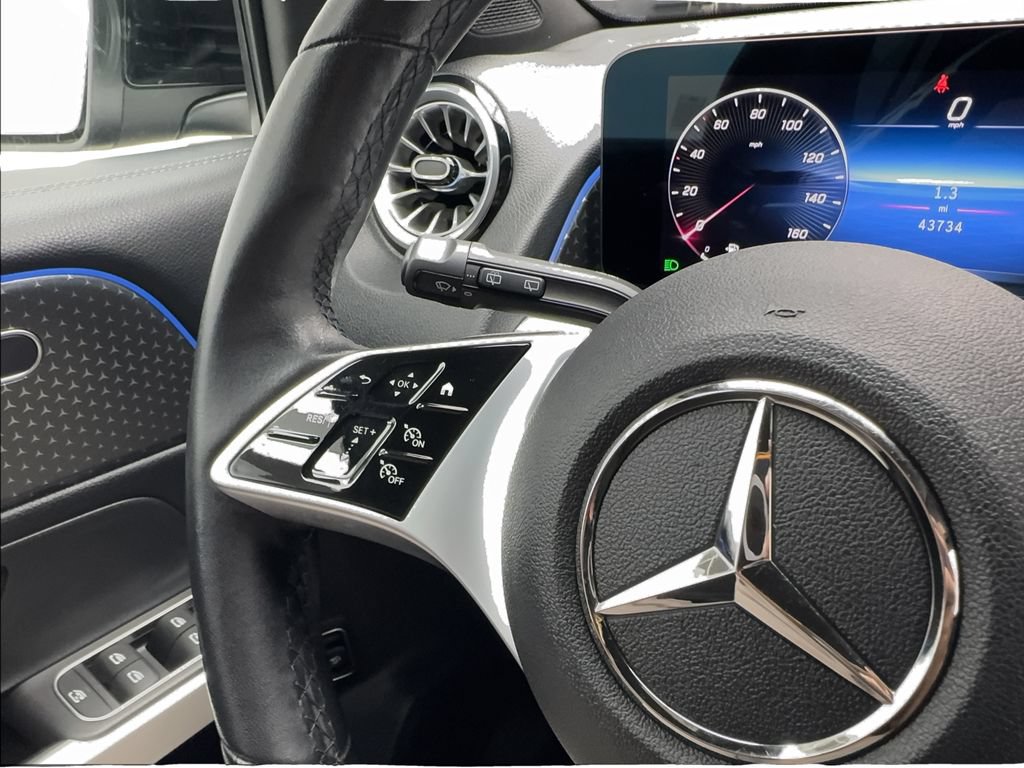 Used 2024 Mercedes-Benz GLB 250 image 44