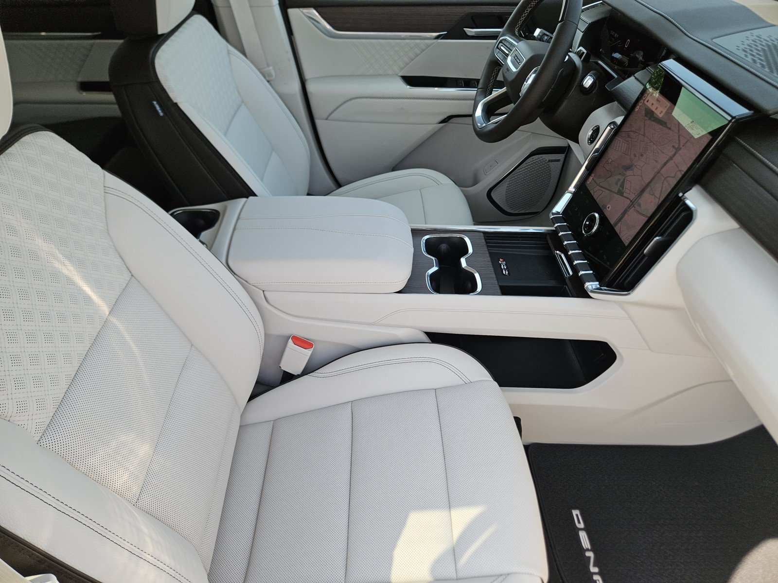 New 2027 GMC Acadia Denali FWD image 10