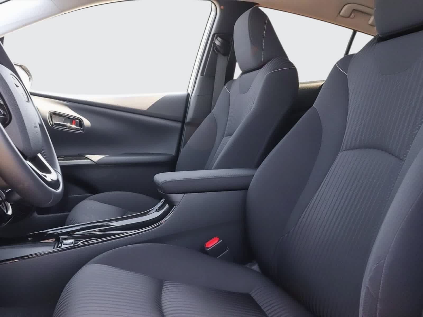 Used 2020 Toyota Prius Prime LE FWD image 30
