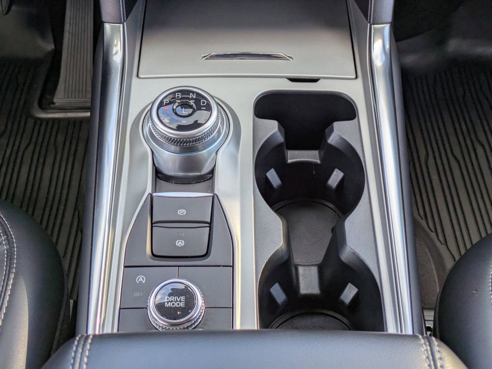 Certified 2023 Ford Explorer XLT w/ Equipment Group 202A image 19