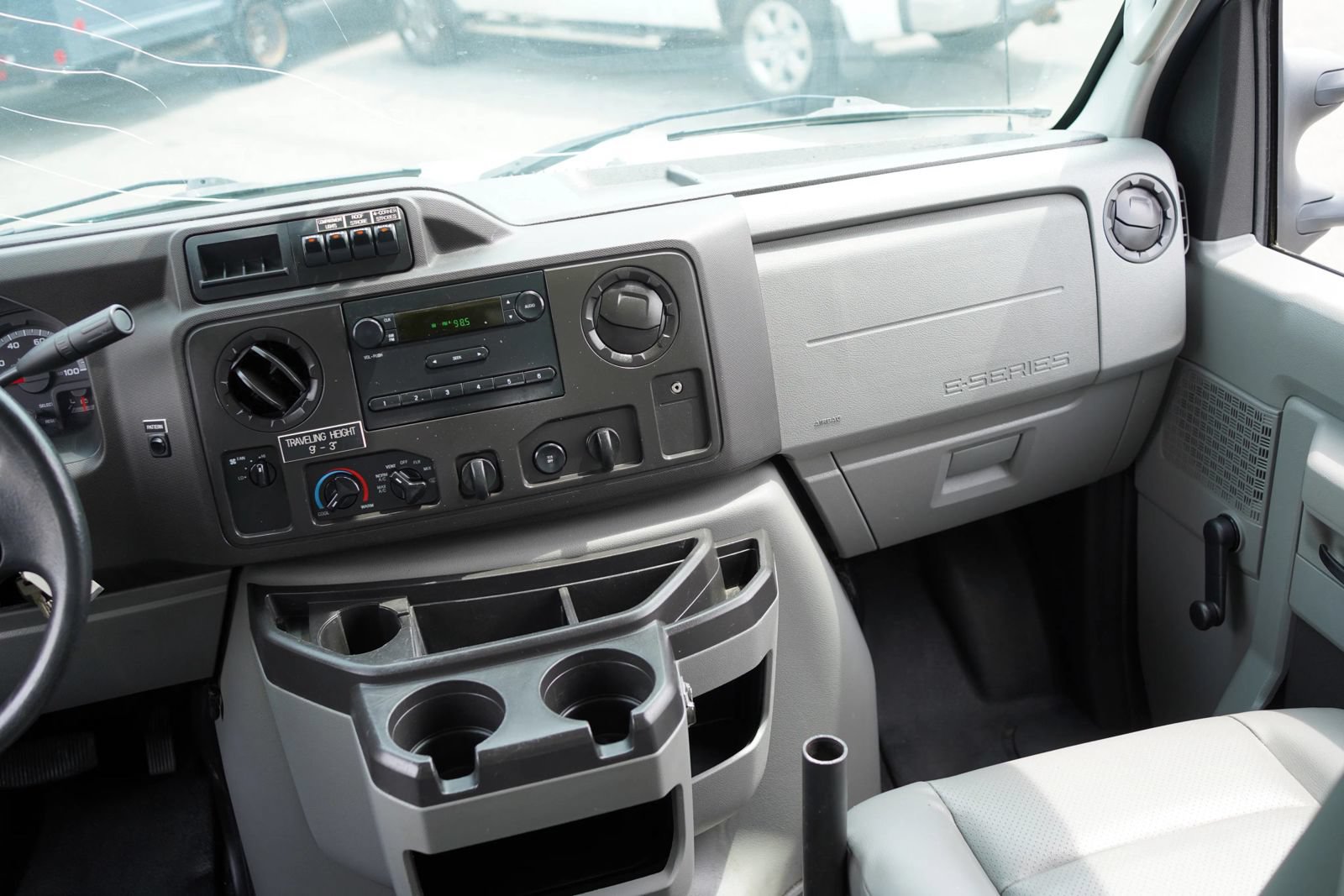 Used 2018 Ford E-450 and Econoline 450 Super Duty RWD image 29