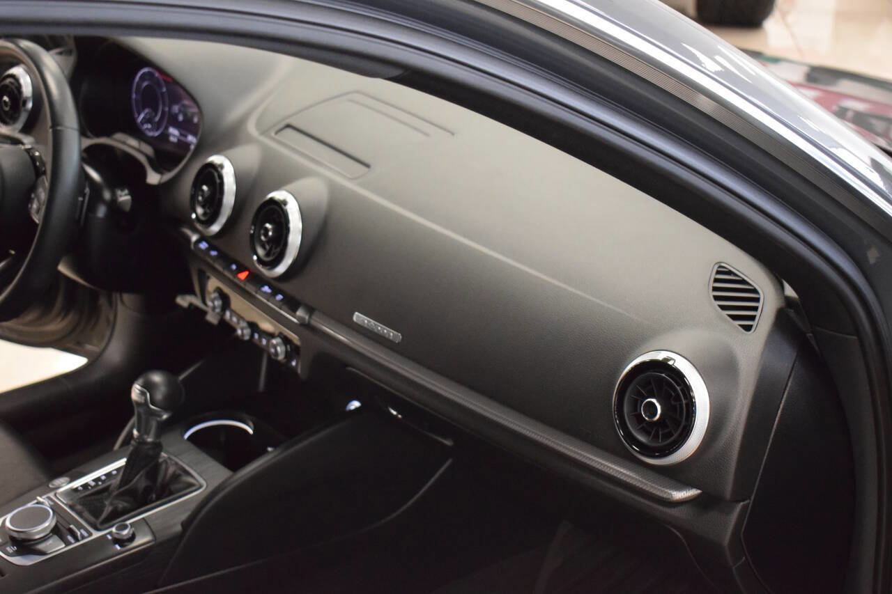 Used 2018 Audi A3 e-tron Premium Plus w/ Technology Package image 33