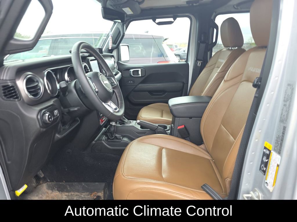 Used 2023 Jeep Gladiator Rubicon w/ LED Lighting Group image 17