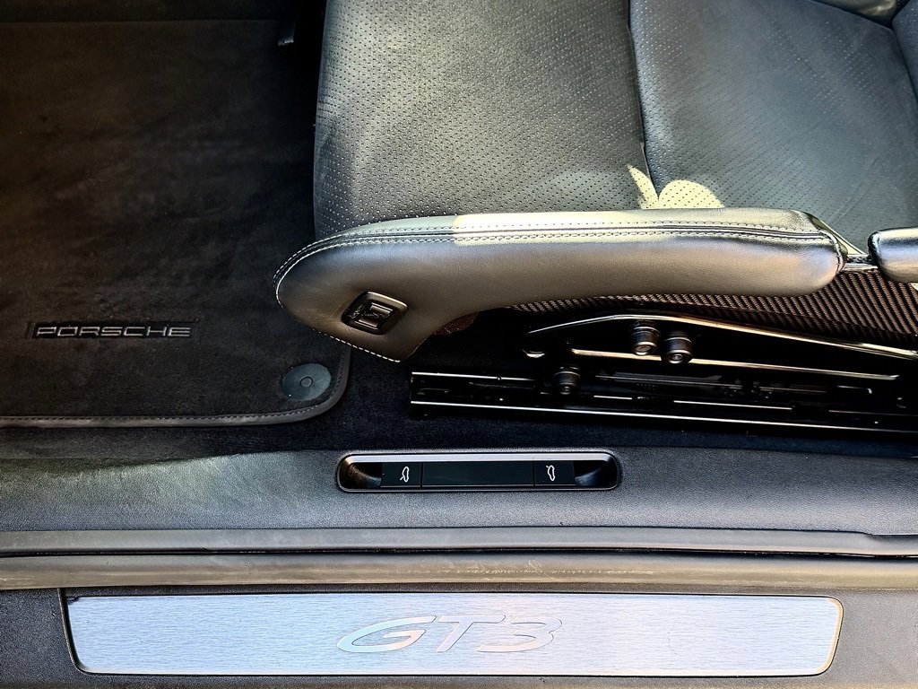Certified 2022 Porsche 911 GT3 image 17