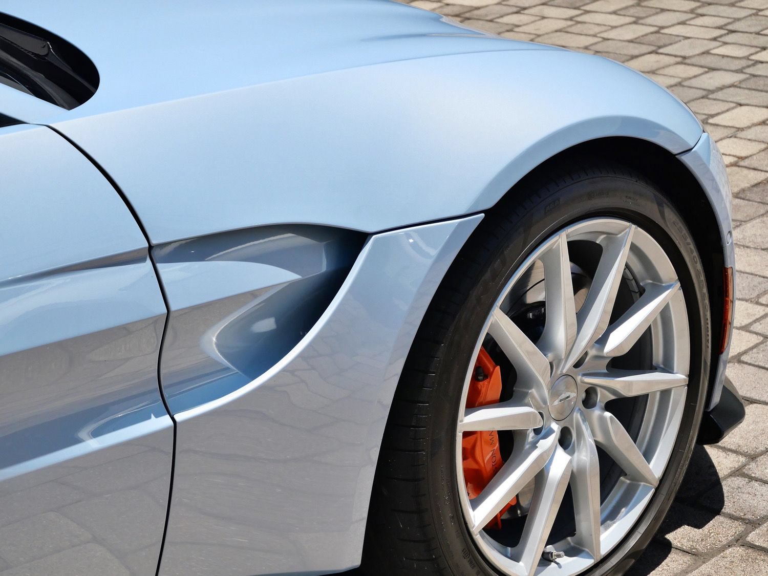 Used 2020 Aston Martin V8 Vantage Coupe RWD image 9