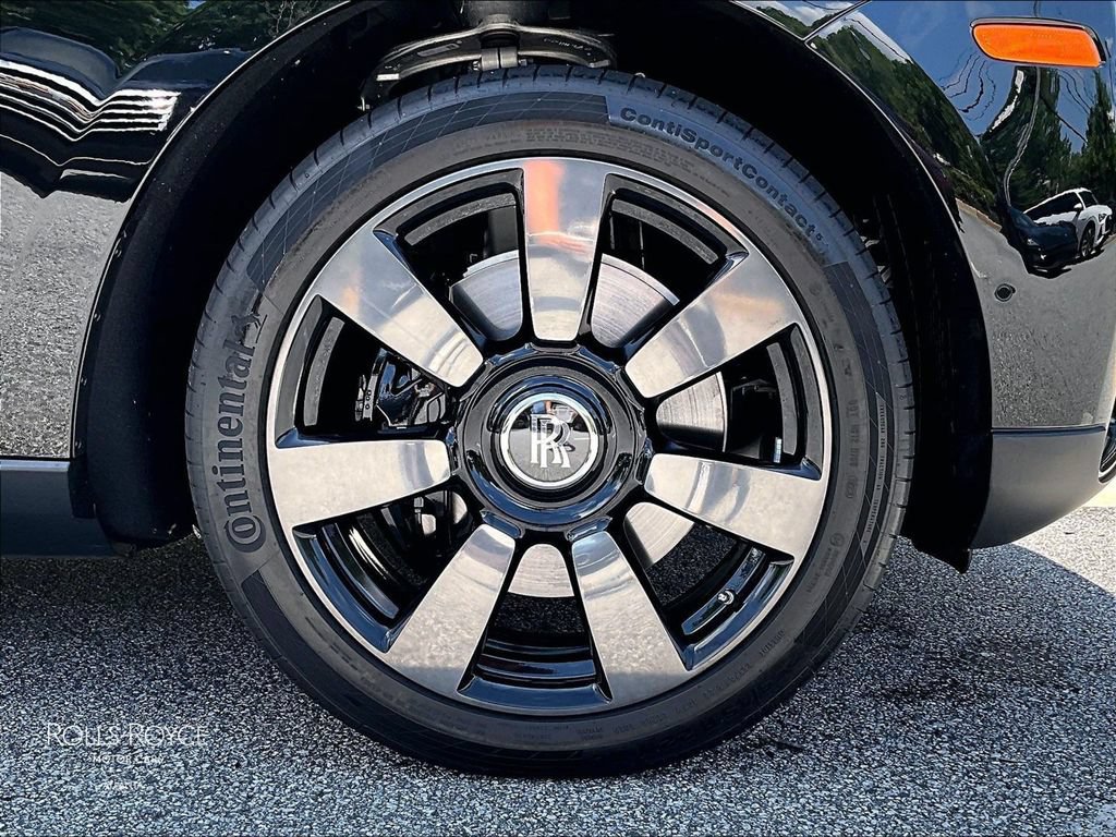 Certified 2023 Rolls-Royce Cullinan AWD/4WD image 32