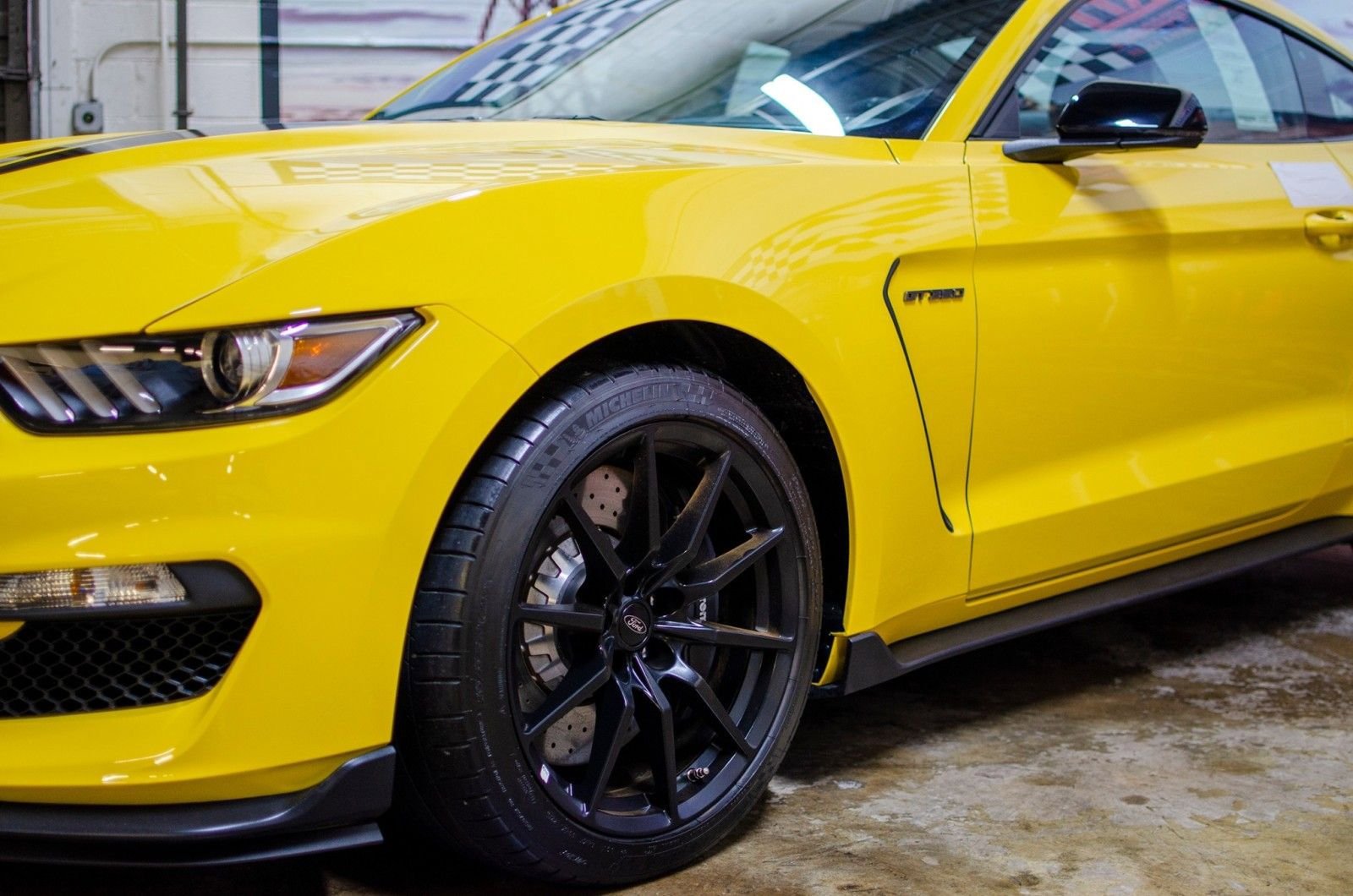 Used 2016 Ford Mustang Shelby GT350 w/ Technology Package RWD image 17