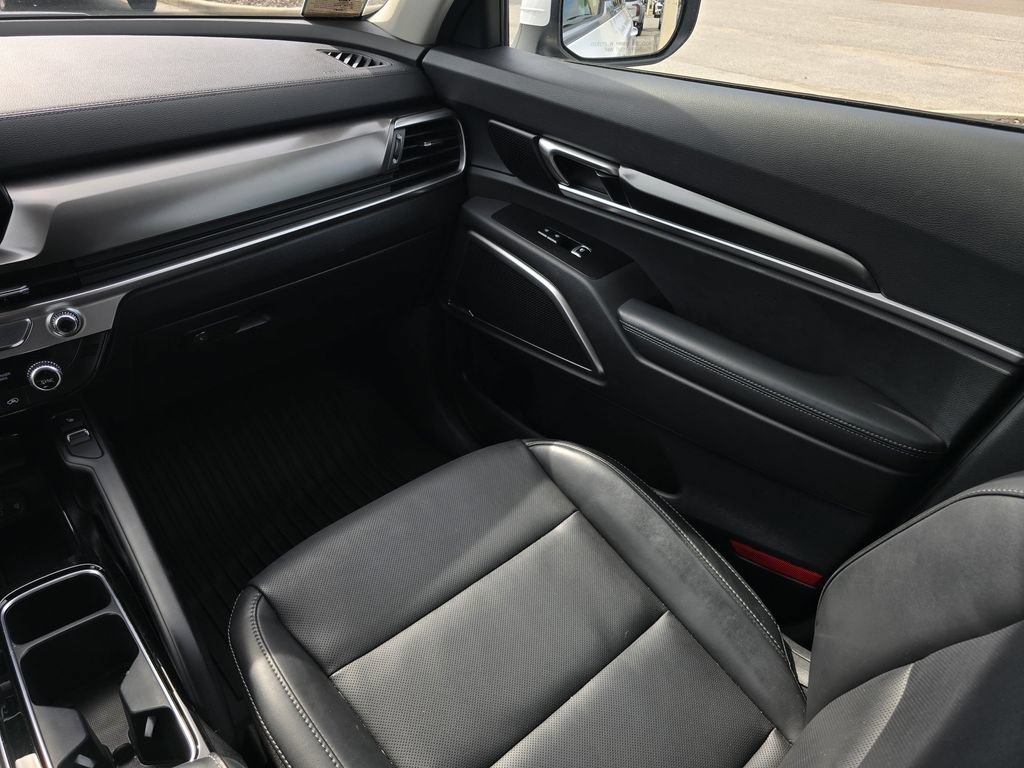Used 2024 Kia Telluride S w/ S Sunroof Package FWD image 20