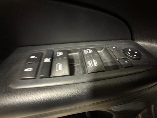 Used 2020 Jeep Grand Cherokee Altitude image 11