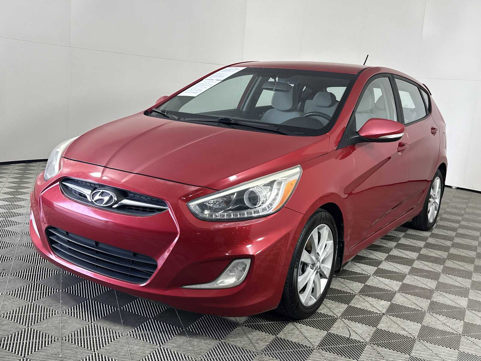 Used 2014 Hyundai Accent SE FWD image 8