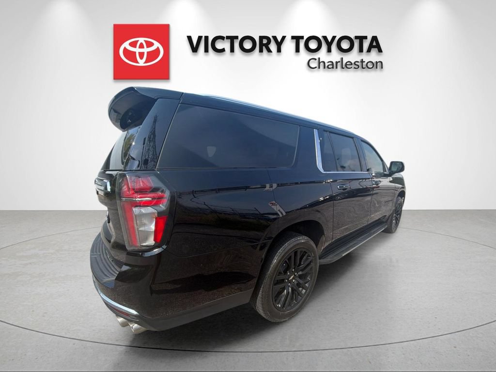 Used 2024 Chevrolet Suburban Premier w/ Premium Package AWD/4WD image 7