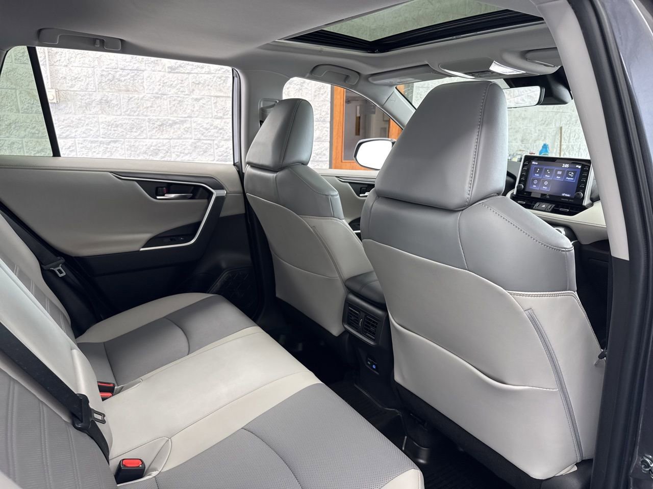 Used 2022 Toyota RAV4 Limited w/ Limited Grade Weather Package AWD/4WD image 46