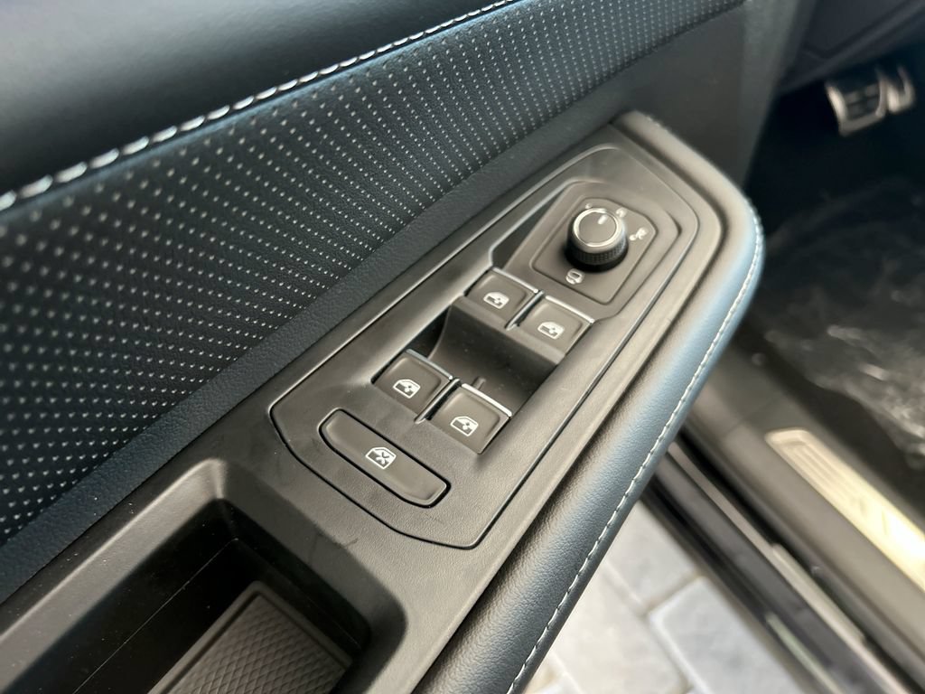 New 2026 Volkswagen Atlas SEL Premium R-Line AWD/4WD image 11