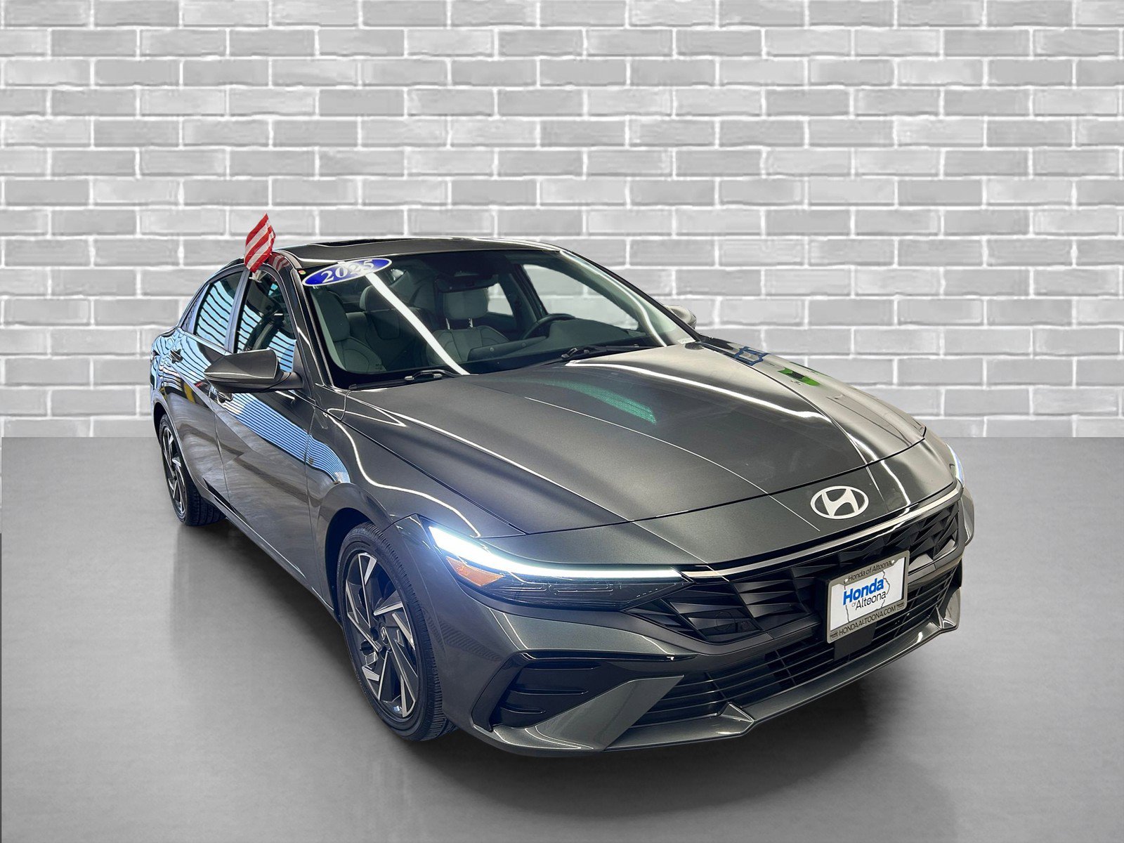 Used 2025 Hyundai Elantra Limited image 7